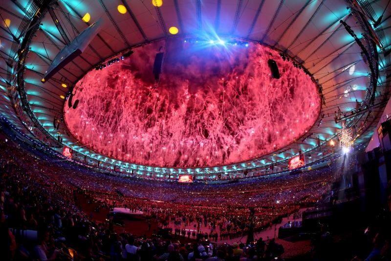 Rio de Janeiro: Ceremonija svečanog otvaranja Olimpijskih igara. Vatromet na Maracani. Photo: Igor Kralj/PIXSELL Rio de Janeiro: Ceremonija svečanog otvaranja Olimpijskih igara. Vatromet na Maracani. Photo: Igor Kralj/PIXSELL