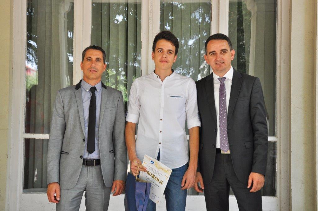 Zamjenik župana primio nagrađene učenike Zamjenik župana primio nagrađene učenike