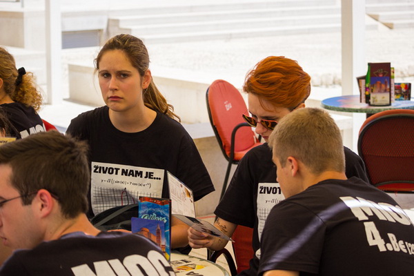 Ludijada maturanata na zadarskoj rivi 17. svibnja 2016. Foto: Bojan Bogdanić