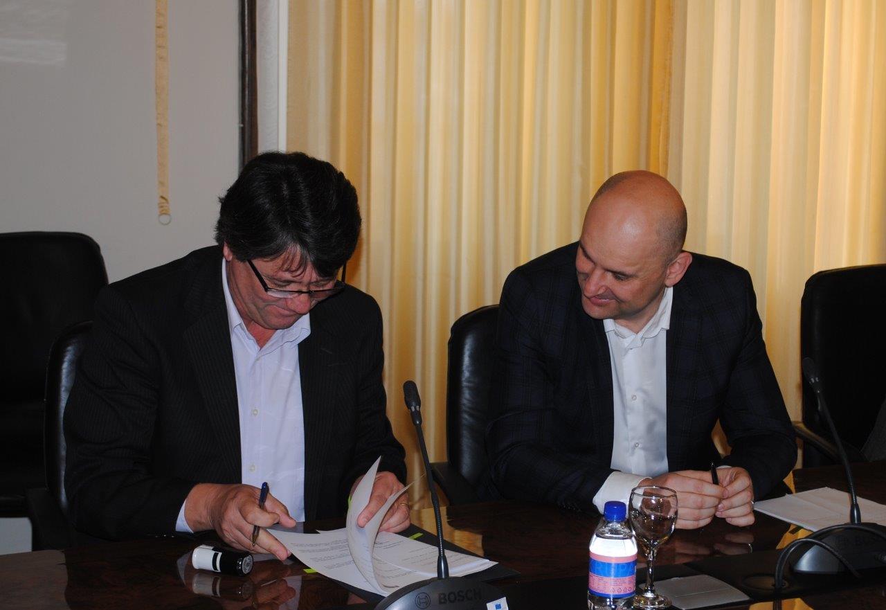 Ministar Tolušić potpisao ugovore za sanaciju šteta od poplave Ministar Tolušić potpisao ugovore za sanaciju šteta od poplave