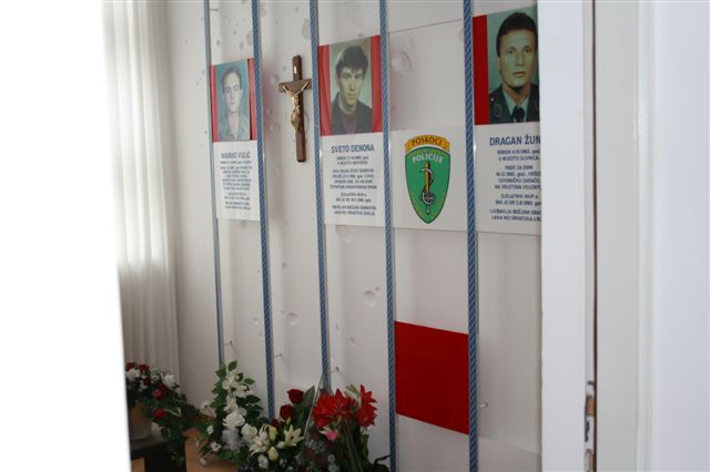 Udruga specijalaca domovinskog rata “Poskoci” Zadar obilježila je 20. obljetnicu pogiblje Svete Denona, pripadnika Specijalne jedinice “Poskoci” Zadar.