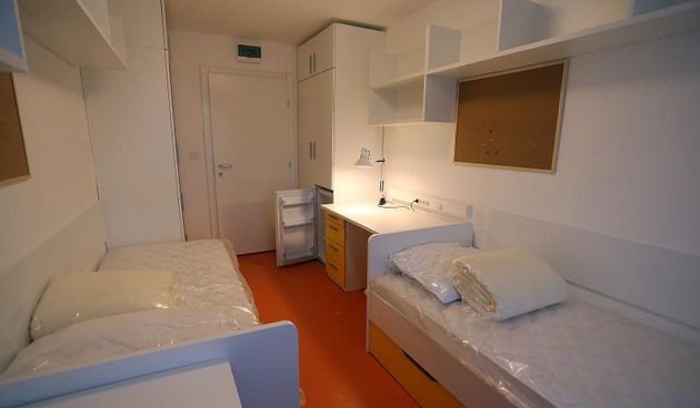 U Studentskom domu Stjepan Radic svecano je obiljezen zavrsetak radova na rekonstrukciji studentskih naselja Stjepan Radic i Cvjetno.