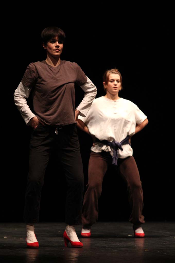 Kazalište KNAP i Umjetnička organizacija Kravice, predstava “Glumice&to”; foto Iva Perinčić Kazalište KNAP i Umjetnička organizacija Kravice, predstava “Glumice&to”; foto Iva Perinčić