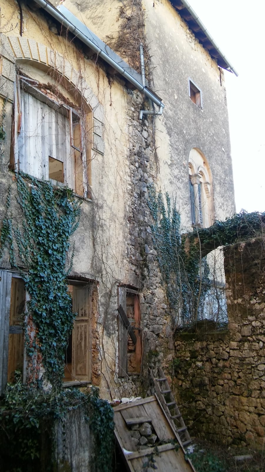 Prijepodne u Cazinu, Kostelski buk i posjet tvrđavi Ostrožac