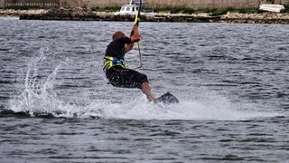 Kiteri guštali u refulima ninske bure Kiteri guštali u refulima ninske bure