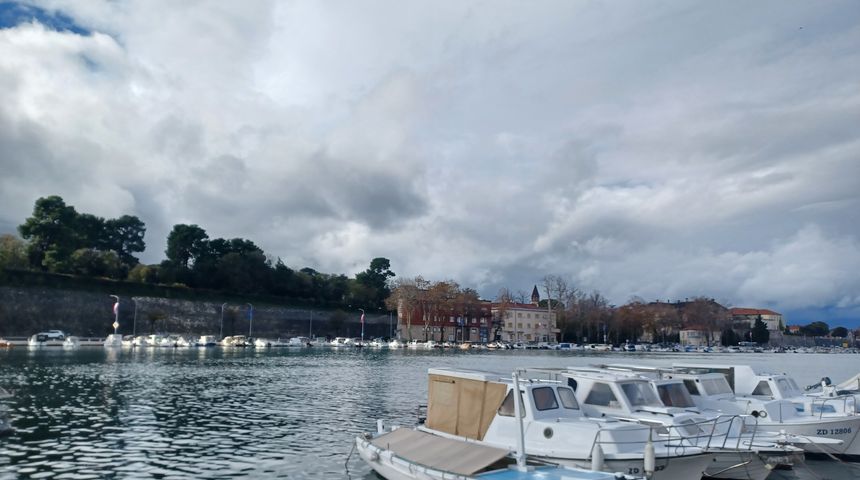 Skura bura, oblacno, oblaci, jazine, most