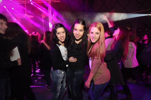 Karlovačko live 2012: Tony Cetinski na Višnjiku (foto:Saša Čuka) Karlovačko live 2012: Tony Cetinski na Višnjiku (foto:Saša Čuka)