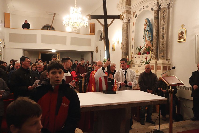 Bibinje: Održana tradicionalna procesija Velikog Petka. Foto: Leo Banić