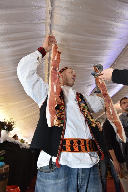 Drniški pršut u lovu na Guinnessovu knjigu rekorda. Photo: Duško Marušić/Pixsell Drniški pršut u lovu na Guinnessovu knjigu rekorda. Photo: Duško Marušić/Pixsell