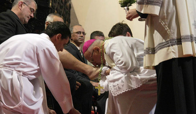 Katedrala – misa – obred pranja nogu