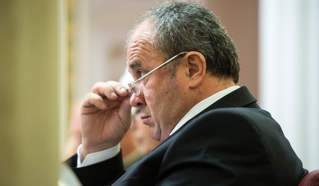 Zagreb, 220513.
Markov trg., Sabor.
Redovita sjednica sabora s raspravom o konacnom prijedlogu zakona o izmjenama i dopunama Zakona o nadzoru robe s dvojnom namjenom.
Na fotografiji: Zeljko Kerum.
Foto: Goran Mehkek / CROPIX