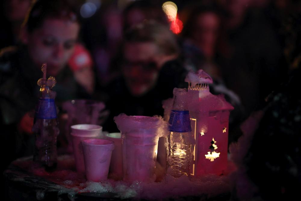 Advent na Viru: Crvena jabuka oduševila u “sniježnom” Viru Advent na Viru: Crvena jabuka oduševila u “sniježnom” Viru