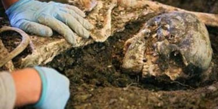 Masovna grobnica (Foto: HTV) Masovna grobnica (Foto: HTV)