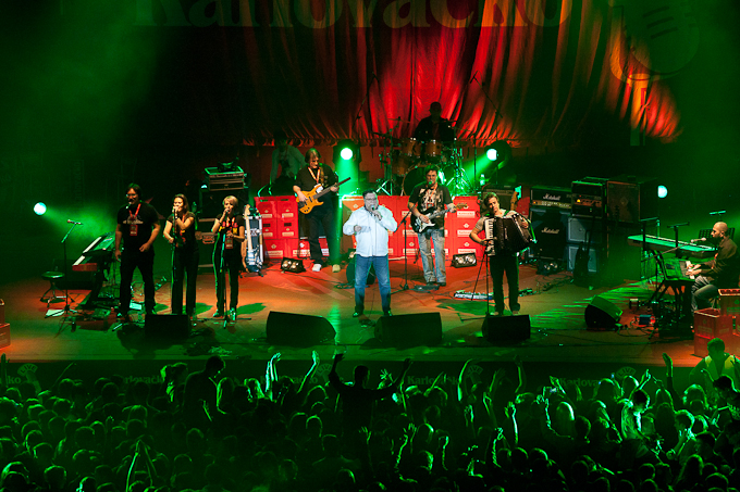 Karlovacko live: Halid Beslic i Crvena jabuka u dvorani Kresimir Cosic u Zadru, Foto: Leo Banic Karlovacko live: Halid Beslic i Crvena jabuka u dvorani Kresimir Cosic u Zadru, Foto: Leo Banic