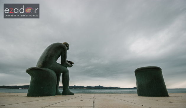 Đir po gradu, ponedjeljak 13. studenog 2017. Špiro, škura bura, riva