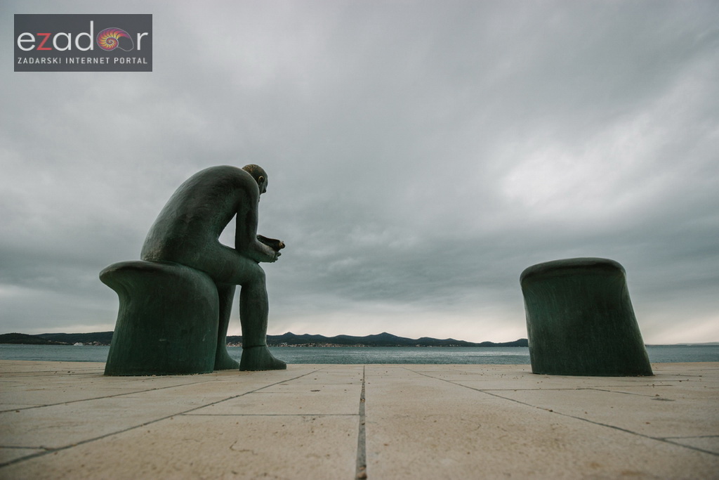 Đir po gradu, ponedjeljak 13. studenog 2017. Špiro, škura bura, riva