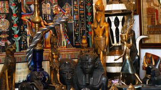 Brođanin Stanislav Hudi živi u kući koju je uredio u egipatskom stilu Brođanin Stanislav Hudi živi u kući koju je uredio u egipatskom stilu