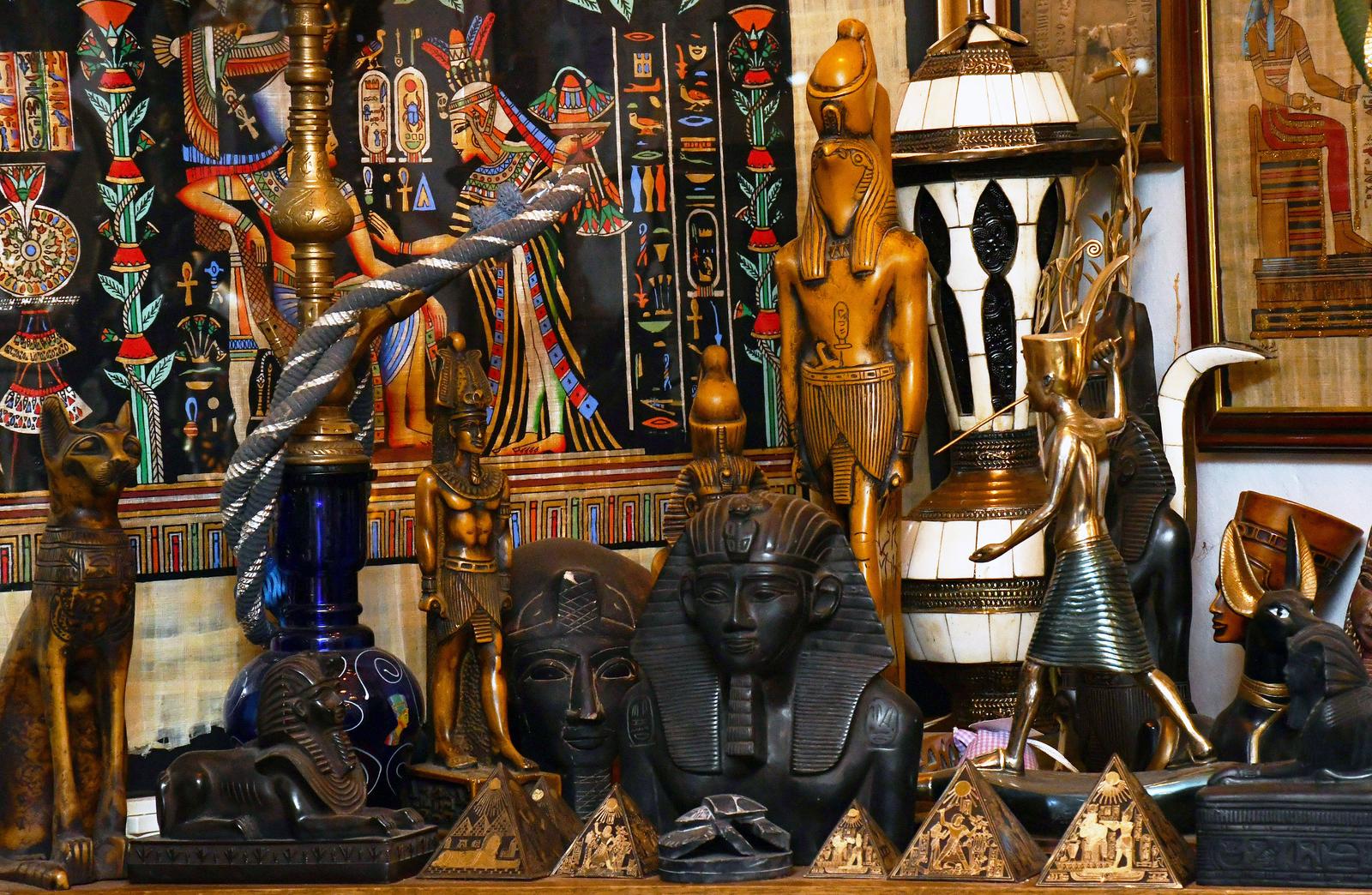 Brođanin Stanislav Hudi živi u kući koju je uredio u egipatskom stilu Brođanin Stanislav Hudi živi u kući koju je uredio u egipatskom stilu