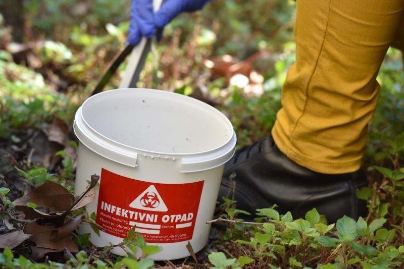 Članovi i volonteri Udruge apstinenata za pomoć pri resocijalizaciji Porat proveli su u akciju čišćenja infektivnog otpada