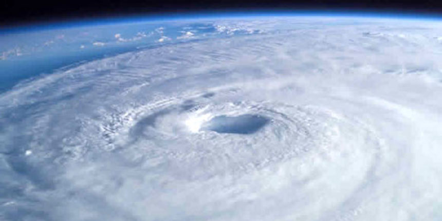 Tajfun, ciklon, foto: www.eakademik.com Tajfun, ciklon, foto: www.eakademik.com