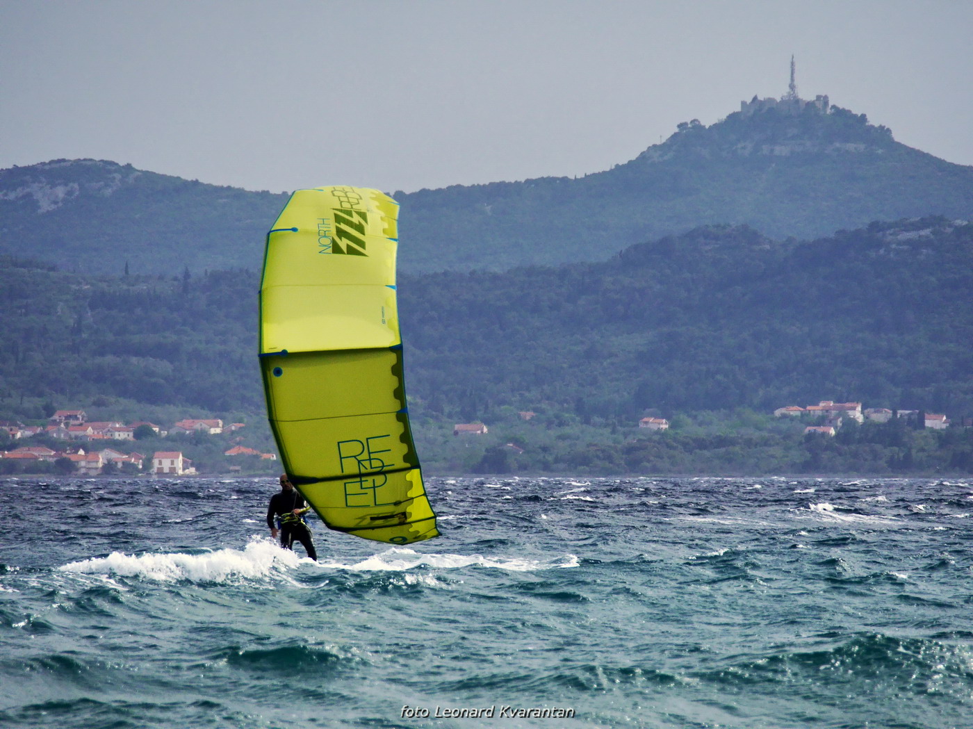 Na krilima juga: surferi i kiteri uživaju na Vitrenjaku