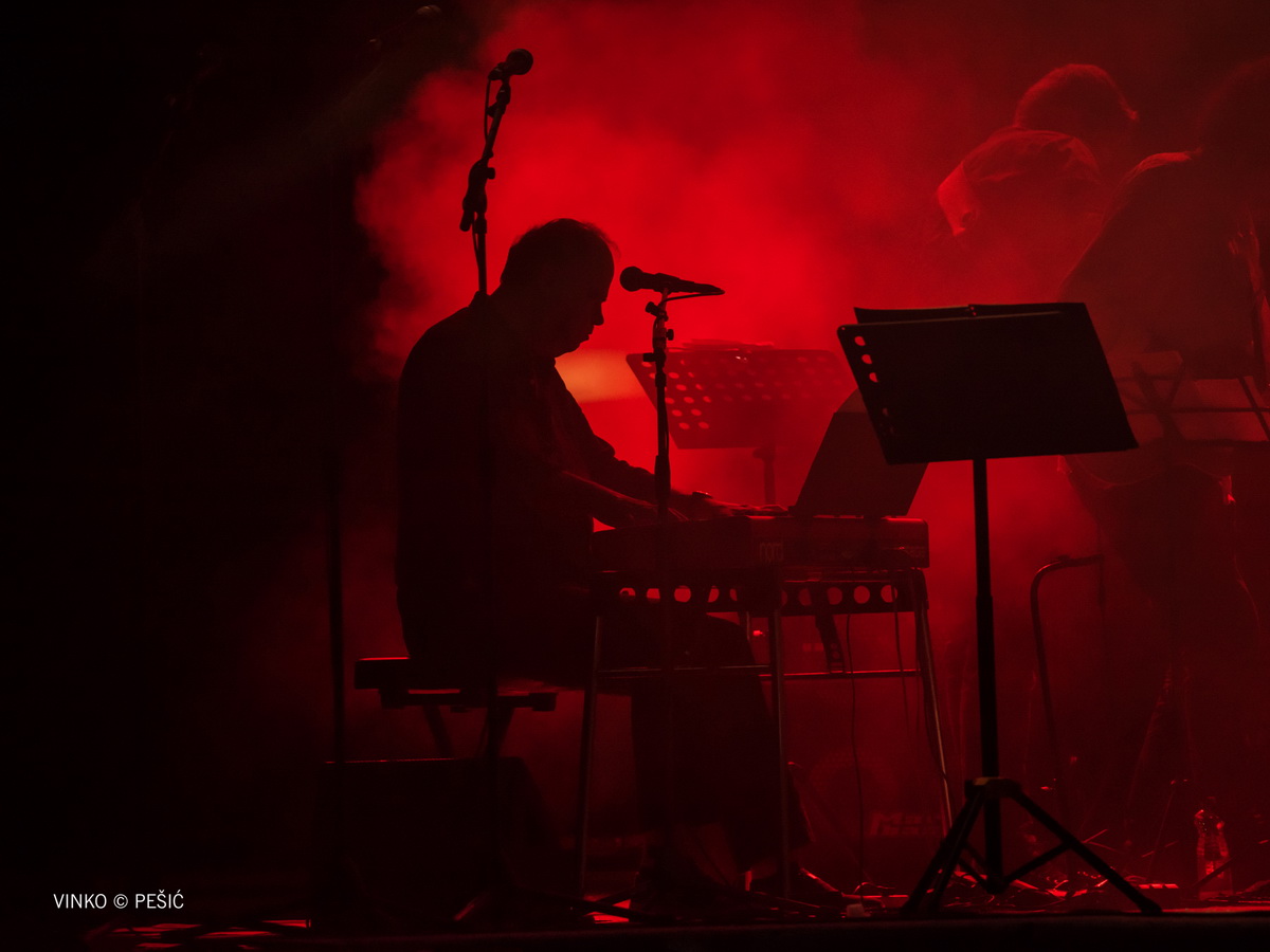 Zorica Kondža i klapa Cambi @ bazen Ilirije u Biogradu