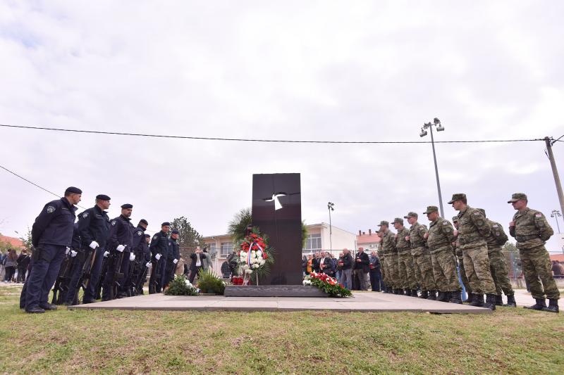Obilježena 24. obljetnica stradanja mještana i branitelja Škabrnje, Foto: Dino Stanin/PIXSELL Obilježena 24. obljetnica stradanja mještana i branitelja Škabrnje, Foto: Dino Stanin/PIXSELL