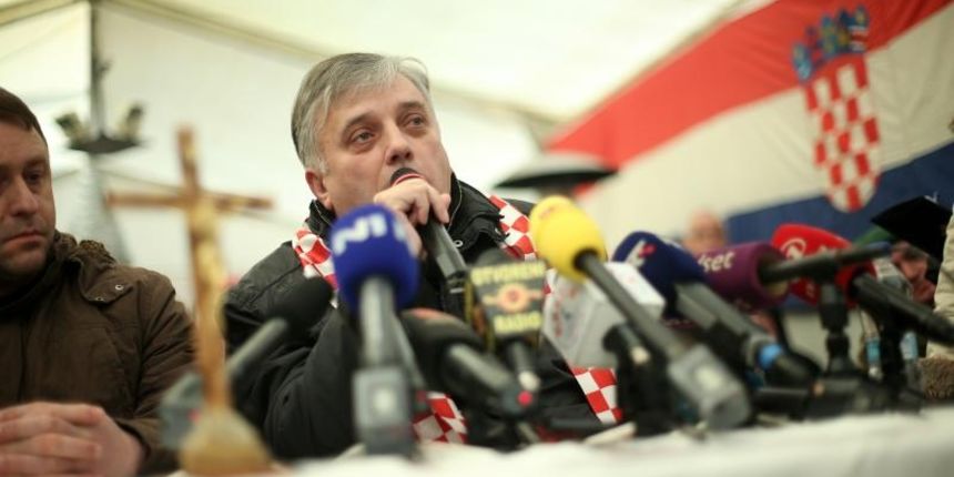 Zagreb – Konferencija za medije Djure Glogoskog na temu izjave Zorana Milanovica o njihovom susretu u Banskim dvorima 30.10.2014. Photo: Slavko Midzor/PIXSELL Autor Slavko Midzor/PIXSELL Ključne riječi invalidi, branitelj, Djuro Glogoski, prosvjed brani Zagreb – Konferencija za medije Djure Glogoskog na temu izjave Zorana Milanovica o njihovom susretu u Banskim dvorima 30.10.2014. Photo: Slavko Midzor/PIXSELL Autor Slavko Midzor/PIXSELL Ključne riječi invalidi, branitelj, Djuro Glogoski, prosvjed brani