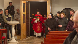 Sinoć je u Bibinjama na jedinstveni način obilježen Velik petak, foto: Leo Banić Sinoć je u Bibinjama na jedinstveni način obilježen Velik petak, foto: Leo Banić