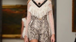 Modna revija “Lei Lou” Aleksandre Dojčinović u Modernoj galeriji