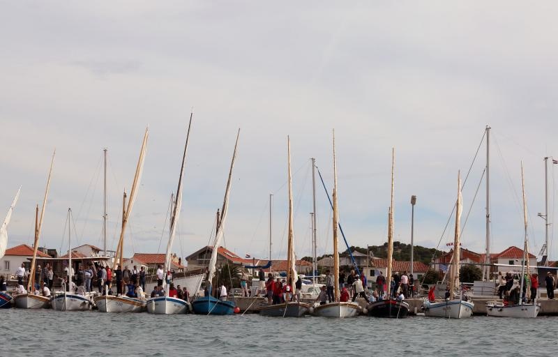Murter: Po jakoj buri održana je tredicionalna 18. regata Latinsko idro – Murter 2015. Photo: Duško Jaramaz/PIXSELL Murter: Po jakoj buri održana je tredicionalna 18. regata Latinsko idro – Murter 2015. Photo: Duško Jaramaz/PIXSELL