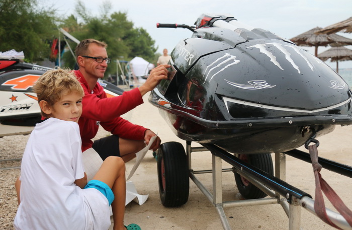 Vir: Slobodan trening na plaži Jadro pred utrke Alpe Adria Jest Ski Toura. Foto: Kažimir Škrbić/Virski list