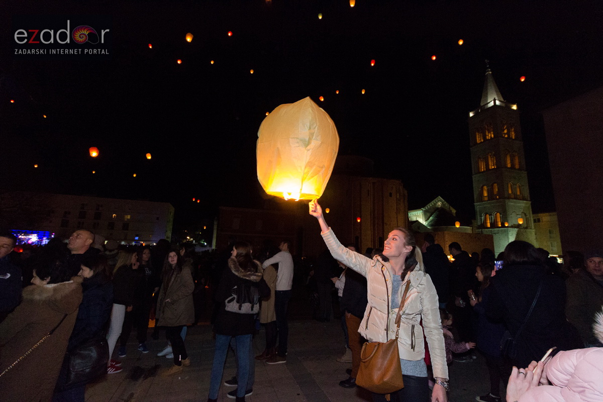 Humanitarni svjetlosni spektakl “Zaželi ljubav” na zadarskom Forumu, 18. veljače 2017. Humanitarni svjetlosni spektakl “Zaželi ljubav” na zadarskom Forumu, 18. veljače 2017.