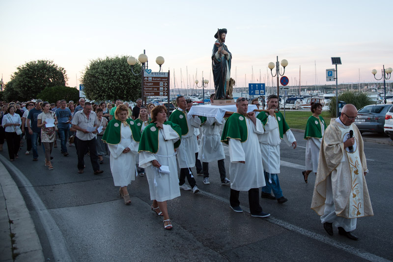 Procesija u Biogradu na blagdan sv. Roka, foto: Vinko Pešić Procesija u Biogradu na blagdan sv. Roka, foto: Vinko Pešić