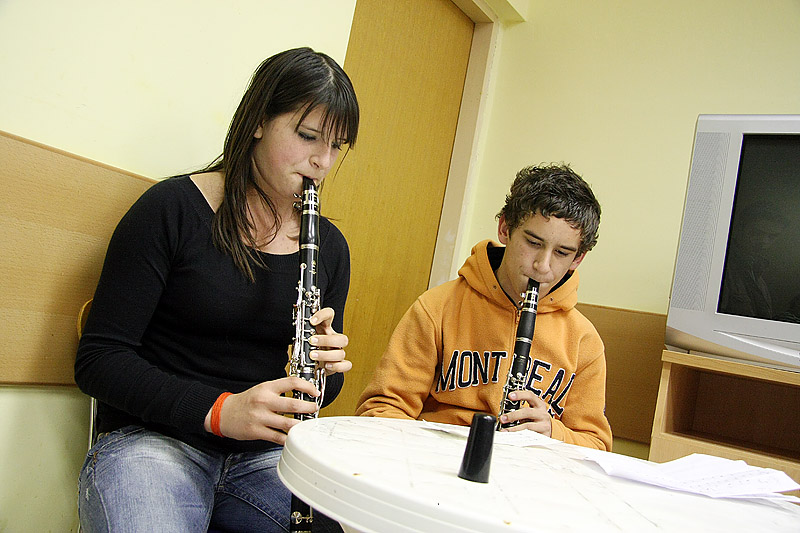 Polaganje vijenaca u more – pomorska skola