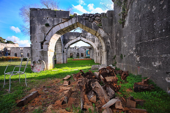 Vrana: Maskovica han, Foto: Leo Banic Vrana: Maskovica han, Foto: Leo Banic
