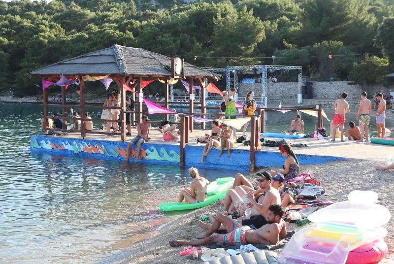 Love International festival u Tisnom mjesto je zabave mladih iz cijele Europe. Photo: Duško Jaramaz/PIXSELL