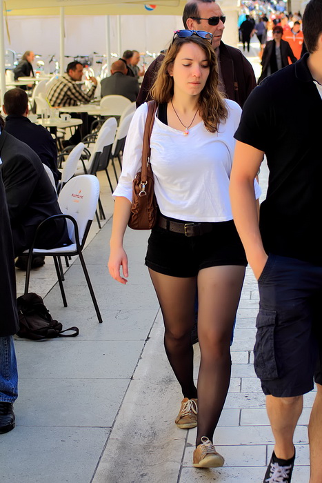 Skitnja gradom by Roberto Lerga