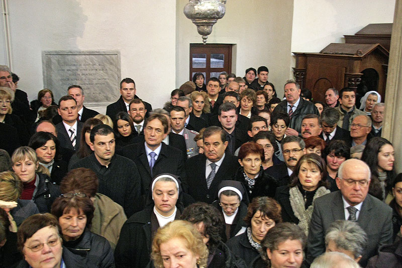 Posljednji ispraćaj nadbiskupa Ivana Prenđe (foto: Marin Gospić)
