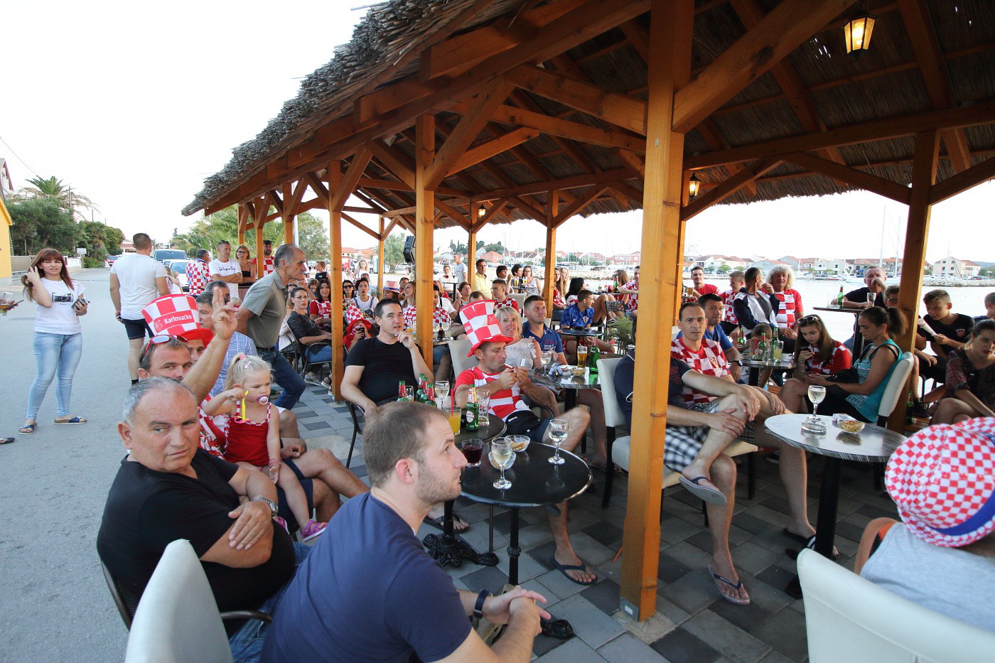 Bibinje: Navijanje za Vatrene i fešta nakon pobjede nad Engleskom