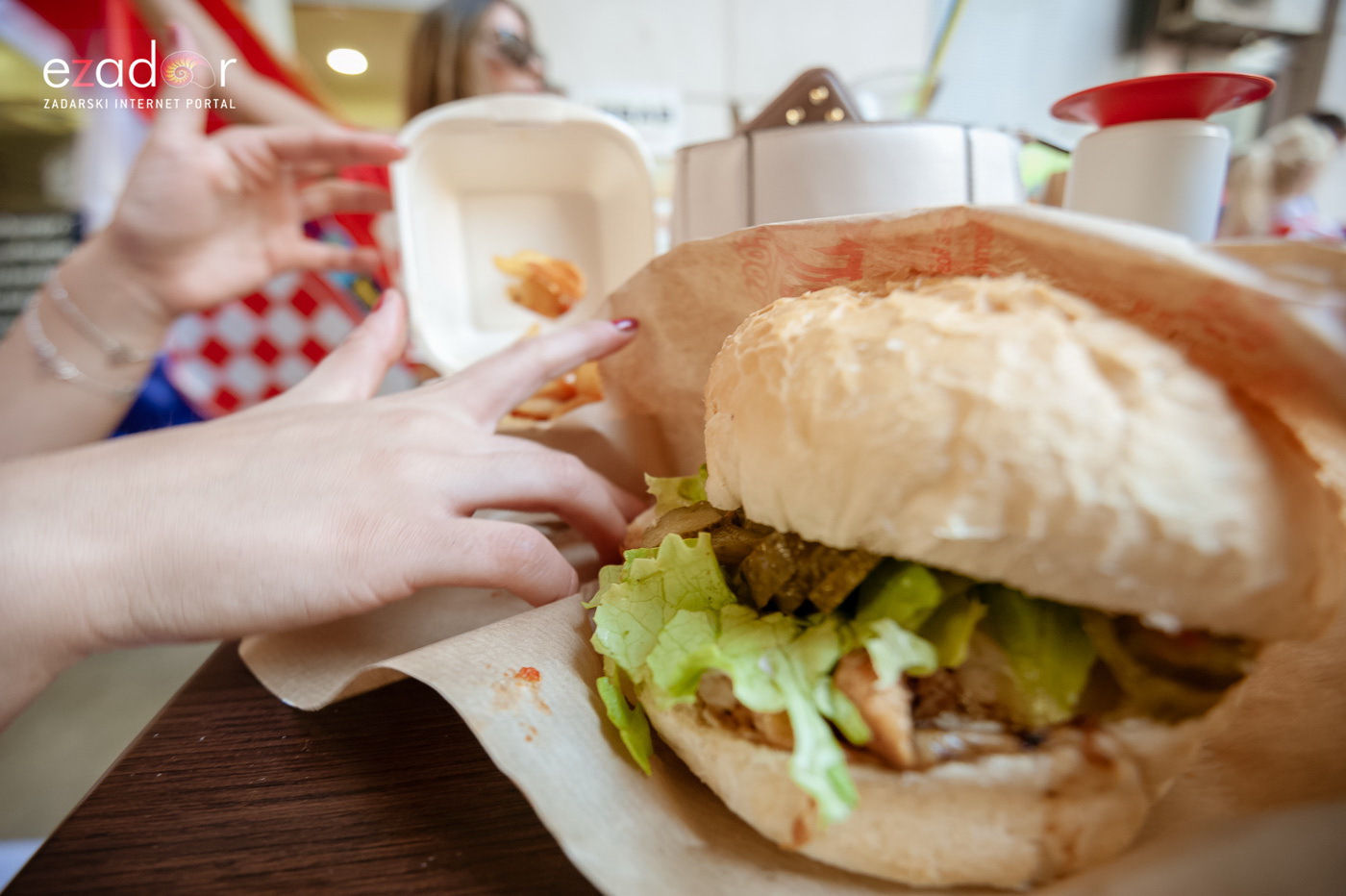 Navijačko ludilo u Zadru za vrijeme i nakon finala Svjetskog prvenstva Navijačko ludilo u Zadru za vrijeme i nakon finala Svjetskog prvenstva