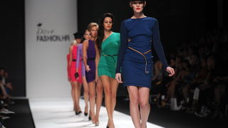 Zagreb, 290911.
Velesajam, paviljon 5.
Modne revije i poznati na Dove Fashion.hr proljece ljeto 2012. Prvi dan su izlagali kreatori Ivica Skoko, Martina Felja, AMDS by ALDUK i IK STUDIO.
Na slici: kreacije AMDS by ALDUK
Foto: Srdjan Vrancic / CROPIX Zagreb, 290911.
Velesajam, paviljon 5.
Modne revije i poznati na Dove Fashion.hr proljece ljeto 2012. Prvi dan su izlagali kreatori Ivica Skoko, Martina Felja, AMDS by ALDUK i IK STUDIO.
Na slici: kreacije AMDS by ALDUK
Foto: Srdjan Vrancic / CROPIX