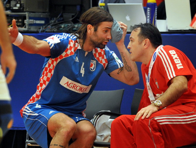 Graz, 210110.
EURO 2010 u rukometu. 
Trece kolo skupine A. Utakmica Hrvatska – Rusija.
Na fotografiji: Ivano Balic, Slavko Goluza.
Foto: Damir Krajac / CROPIX