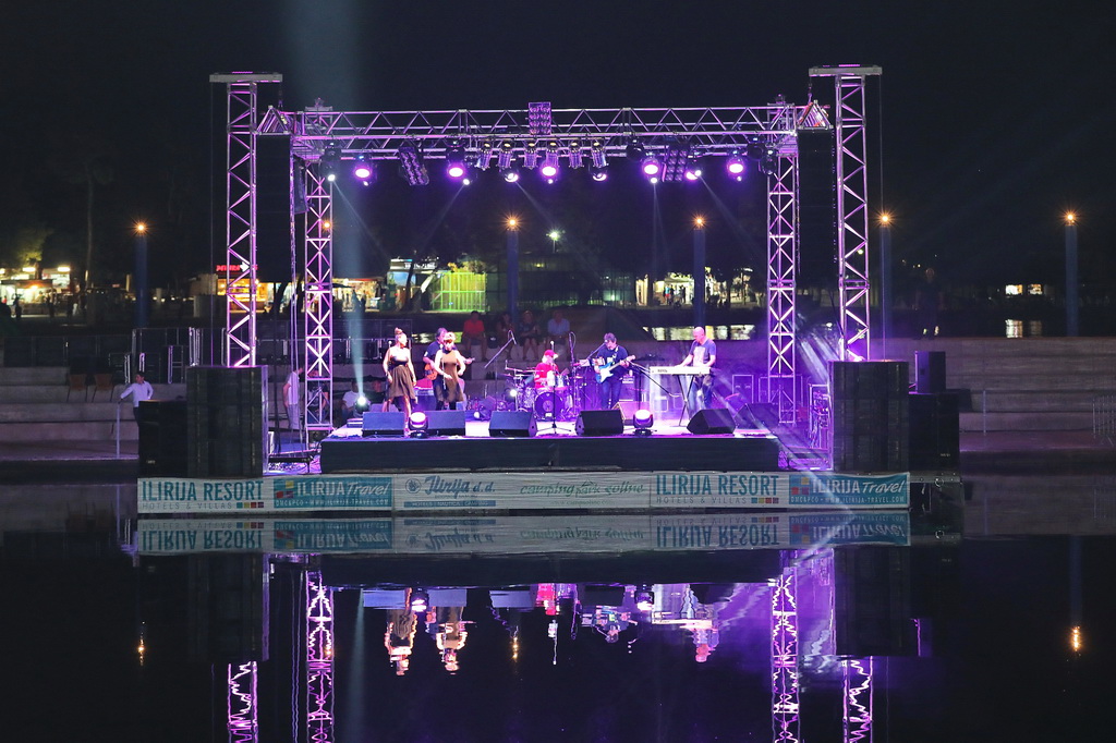 Halid Bešlić maestralno zaključio koncertnu sezonu u Biogradu na Moru