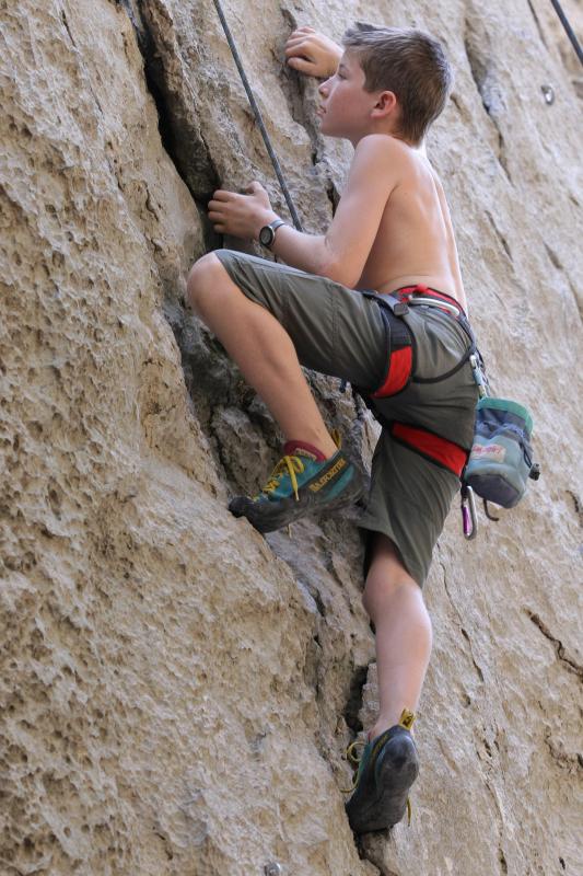 Penjači uživaju u kanjonu Paklenice, Foto: Dino Stanin Penjači uživaju u kanjonu Paklenice, Foto: Dino Stanin