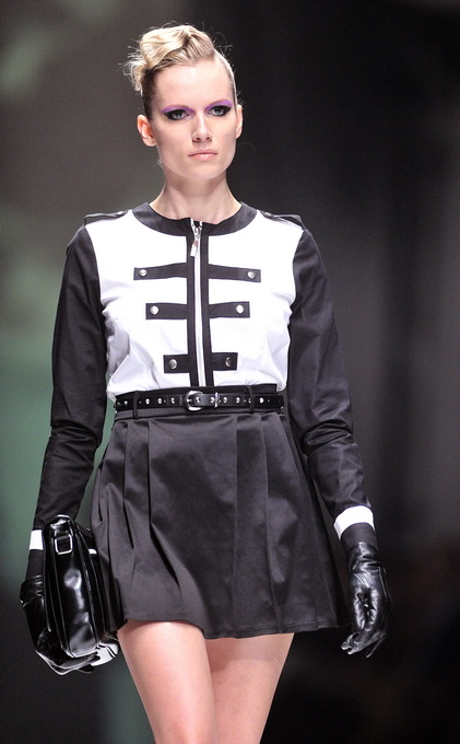 Zagreb, 150312.
Dove Fashion.hr fall-winter 2012/2013, modno dogadjanje koje se odrzava od 15. do 17. ozujka u paviljonu 10 Zagrebackog velesajma. Prvog dana sa modnim revijama predstavili su se designeri: Clash of 9, Aleksandar Zarevac, Matija Cop, ADMS Zagreb, 150312.
Dove Fashion.hr fall-winter 2012/2013, modno dogadjanje koje se odrzava od 15. do 17. ozujka u paviljonu 10 Zagrebackog velesajma. Prvog dana sa modnim revijama predstavili su se designeri: Clash of 9, Aleksandar Zarevac, Matija Cop, ADMS