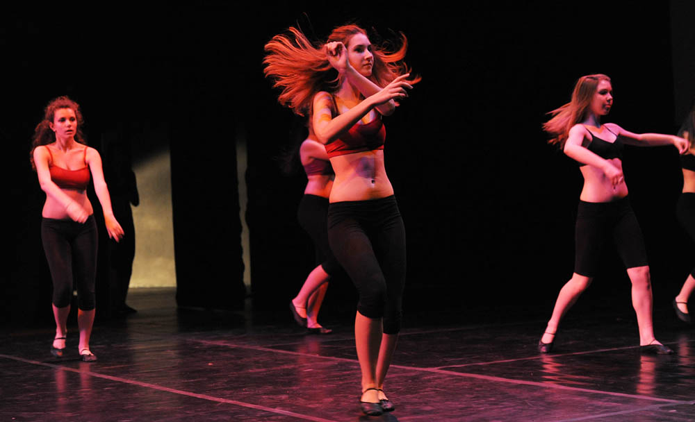 Zadar, 12.5.2012. snimio: Nenad Marčev
1. Zadarski plesni festival
(In memoriam Nives Šimatović-Predovan)
Dvorana Kazališta lutaka Zadar Zadar, 12.5.2012. snimio: Nenad Marčev
1. Zadarski plesni festival
(In memoriam Nives Šimatović-Predovan)
Dvorana Kazališta lutaka Zadar