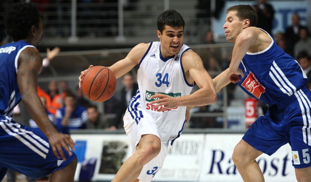 Zadar, 291211.
Dvorana na Visnjiku.
Kosarkaski Kup Kresimira Cosica.
Cetvrtfinale: Zadar – Cibona.
Na fotografiji: Goran Vrbanc, igrac Zadra.
Foto: Andrija Lucic / CROPIX