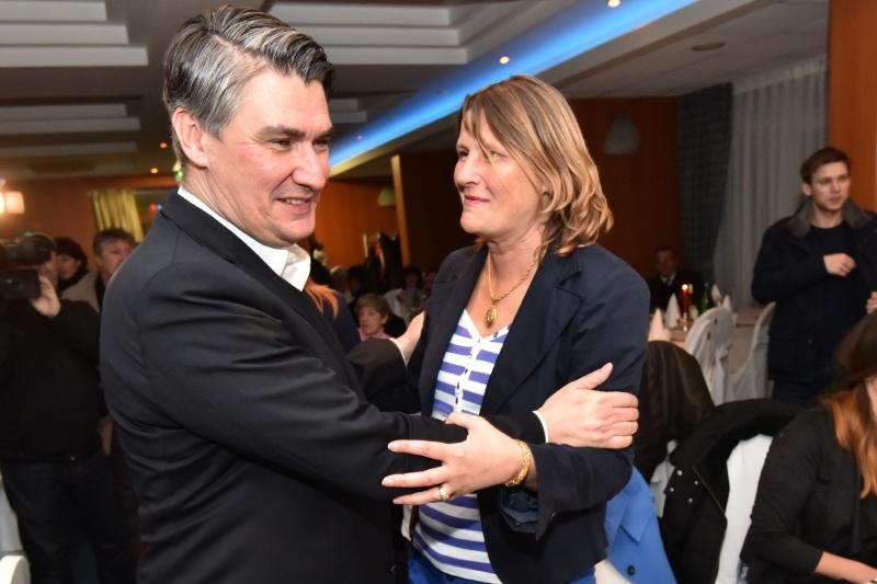 Drženje zadarskih SDP-ovaca u hotelu Kolovare. Foto: Dino Stanin/PIXSELL