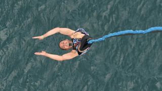 Mario Možnik otvorio bungee jumping sezonu na Masleničkom mostu, Photo: Hrvoje Jelavic/PIXSELL